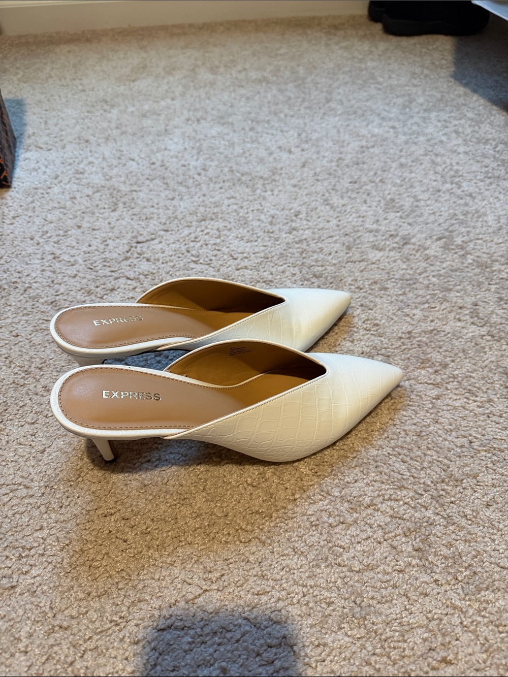 Express White Croc-Embossed Pointed Toe Mules